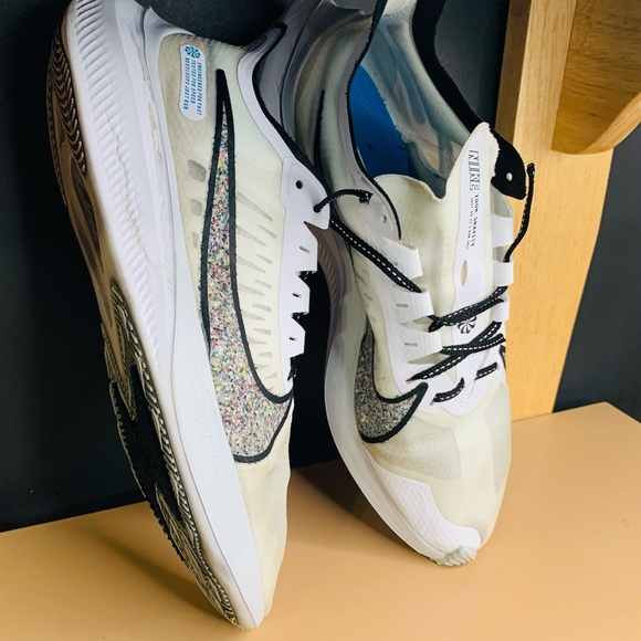 SOLD - Nike Zoom Gravity • Multi Marathon - Picture 7 of 9